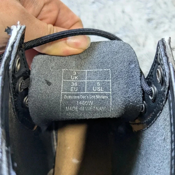 Dr. Martens Black 1460 Patent Leather Shiny Leather Boots Combat Lace Up Size 5 - Picture 11 of 12